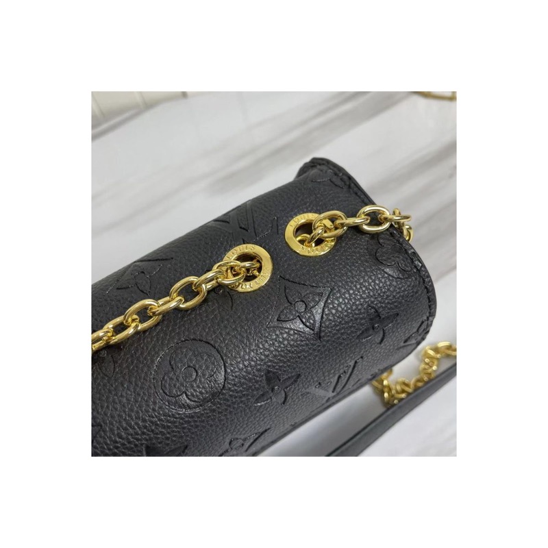 Louis Vuitton Capucines Monogram Bag