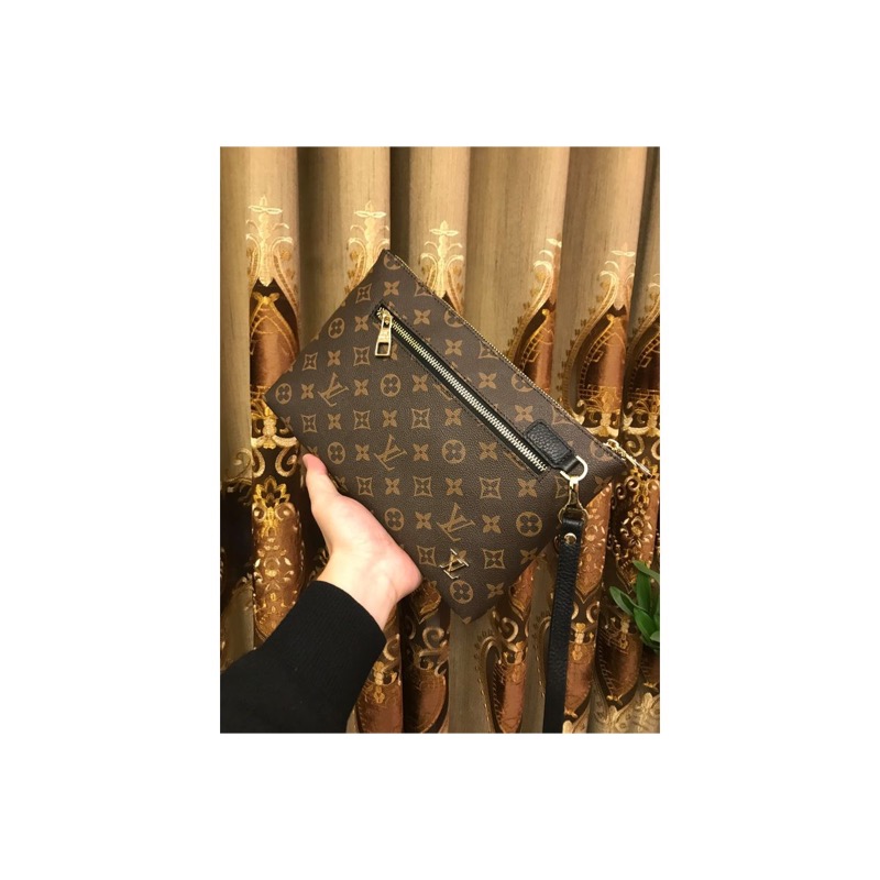 Louis Vuitton Neverfull Monogram Bag