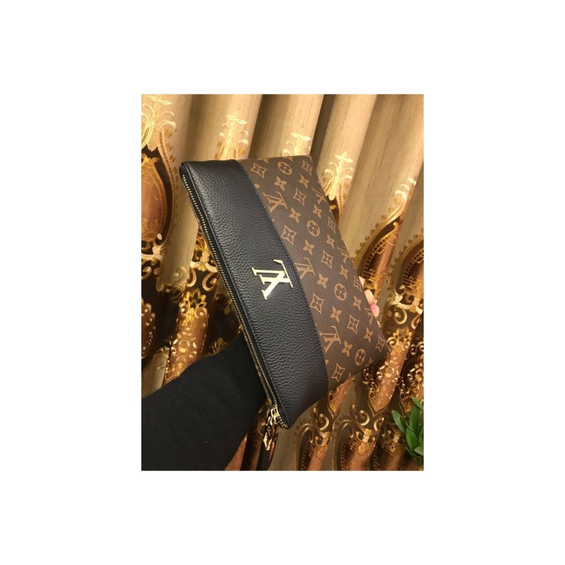 Louis Vuitton Neverfull Monogram Bag