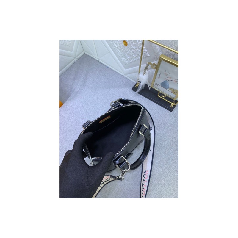 Louis Vuitton Alma Bag