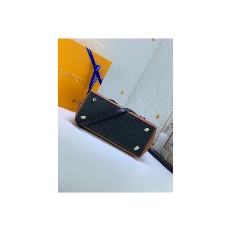 Louis Vuitton Capucines Bag