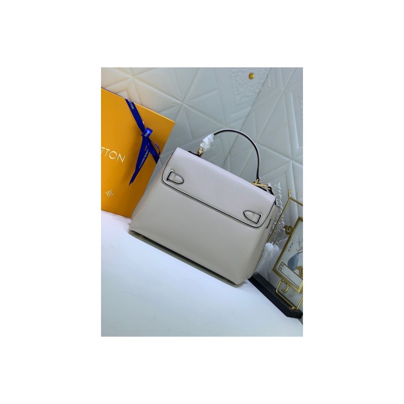 Louis Vuitton Capucines Bag