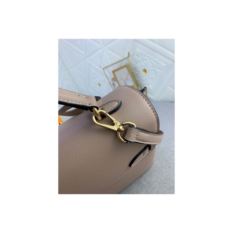 Louis Vuitton Capucines Bag