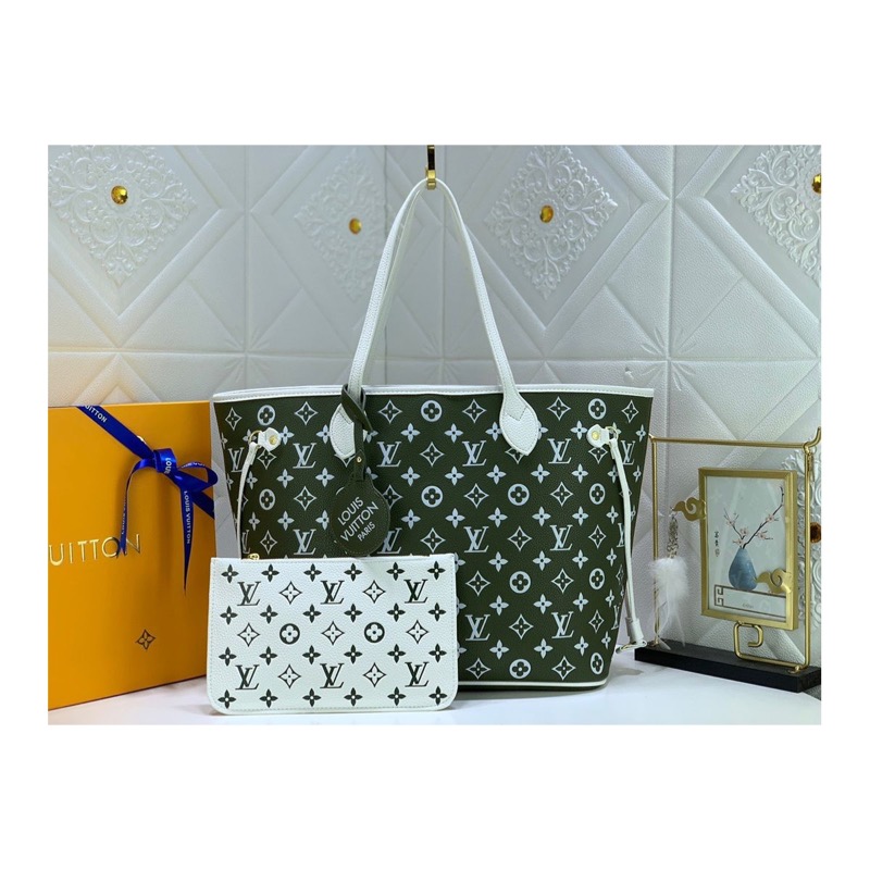 Louis Vuitton Neverfull Monogram Bag
