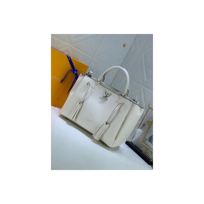 Louis Vuitton Shoulder Bag