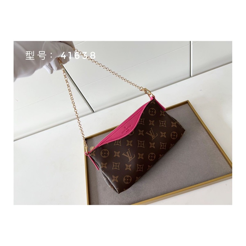 Louis Vuitton Neverfull Monogram Bag