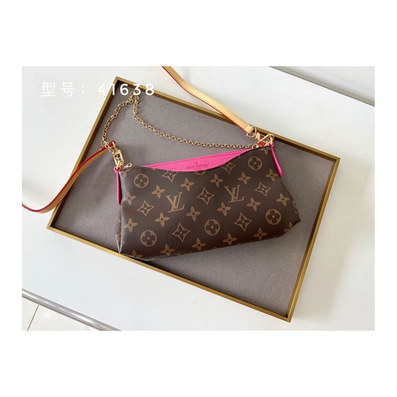 Louis Vuitton Neverfull Monogram Bag