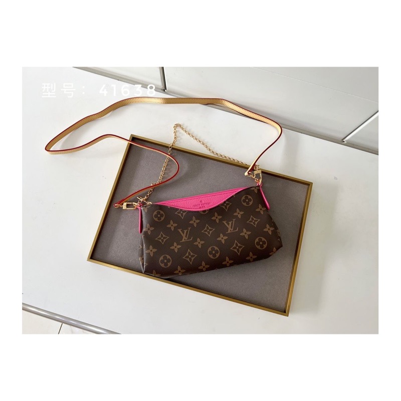Louis Vuitton Neverfull Monogram Bag