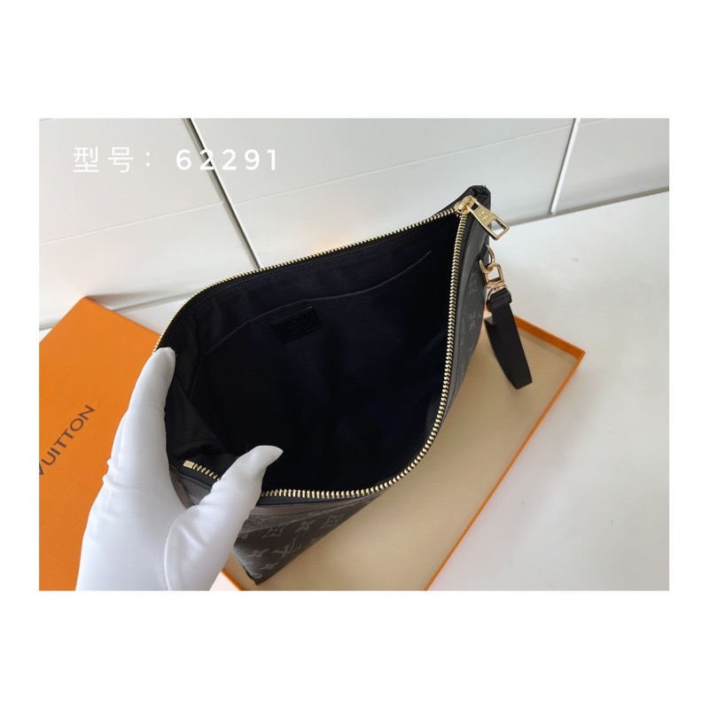 Louis Vuitton Clutch