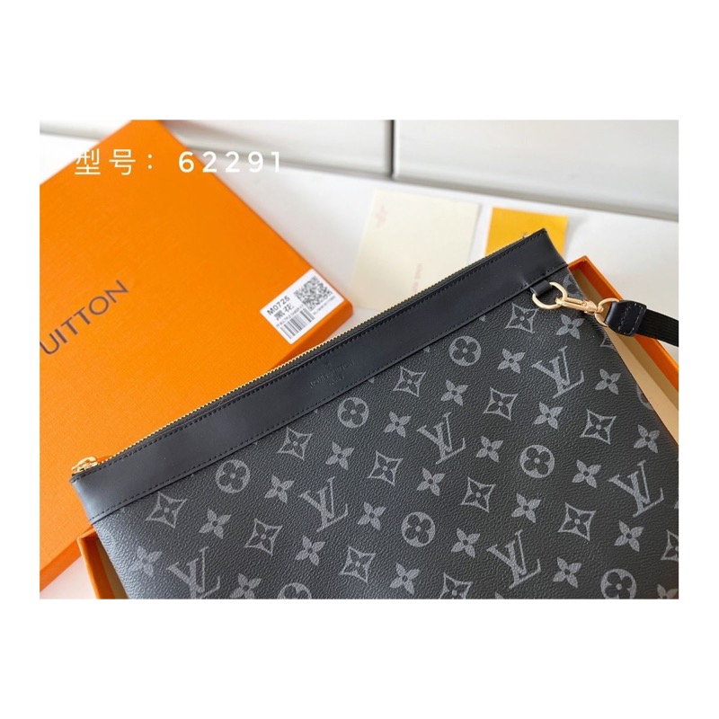 Louis Vuitton Clutch