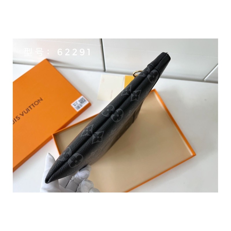 Louis Vuitton Clutch