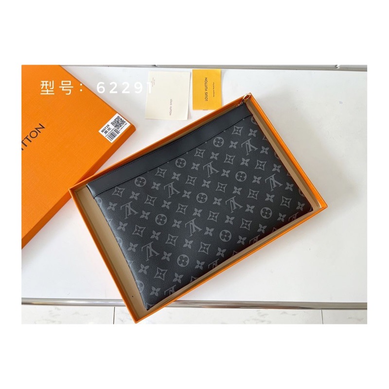 Louis Vuitton Clutch