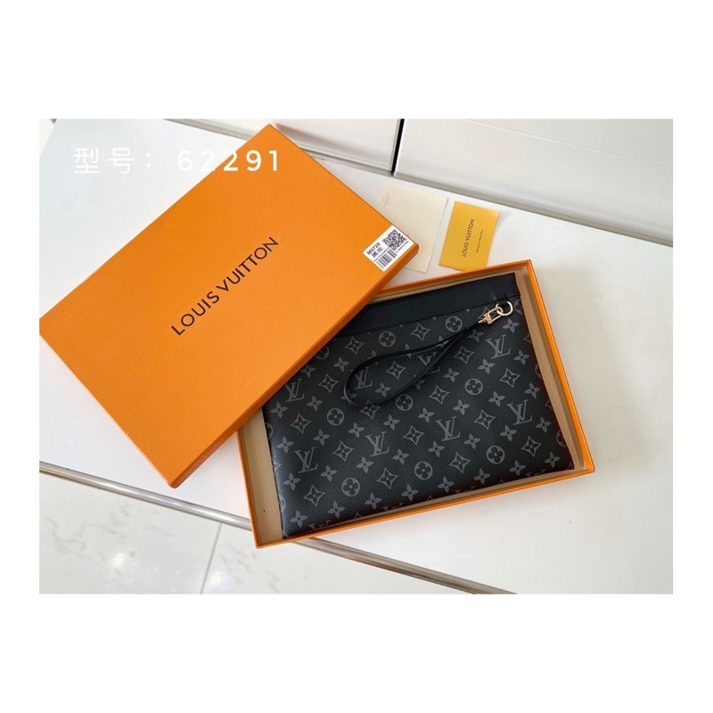 Louis Vuitton Clutch