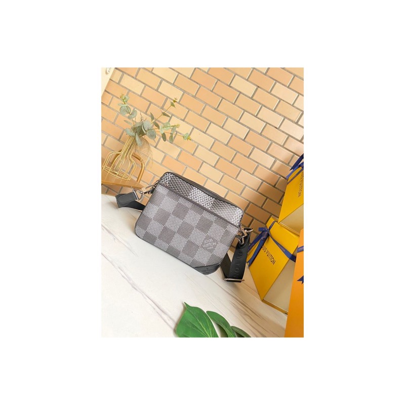 Louis Vuitton Shoulder Bag
