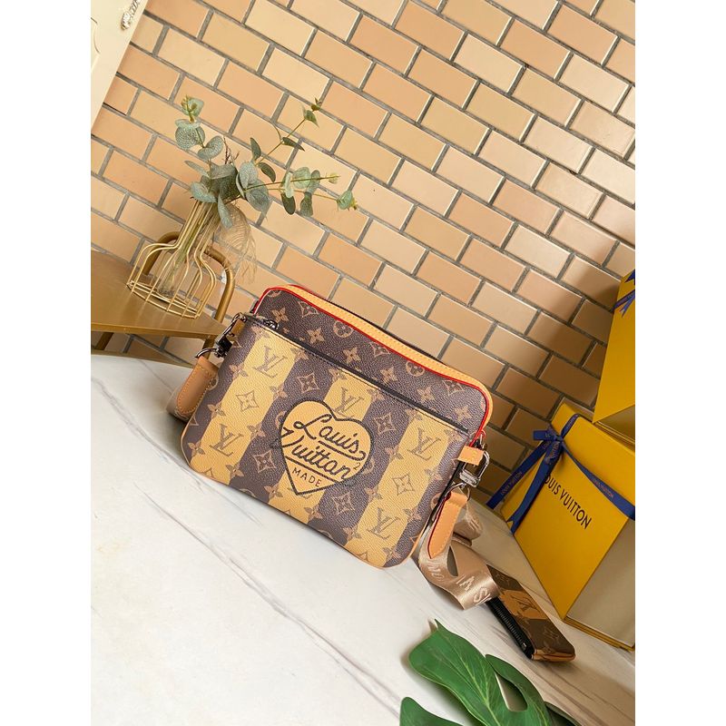 Louis Vuitton Pochette Metis Monogram Bag
