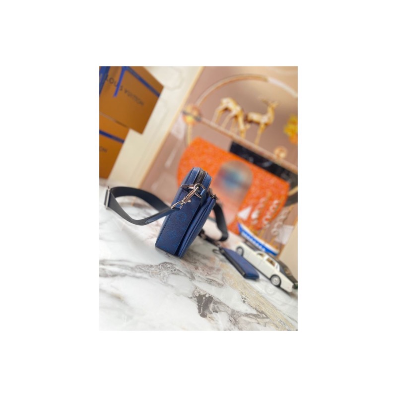 Louis Vuitton Shoulder Bag