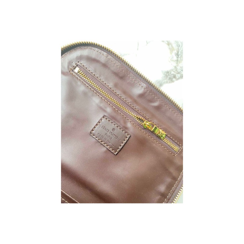 Louis Vuitton Neverfull Bag