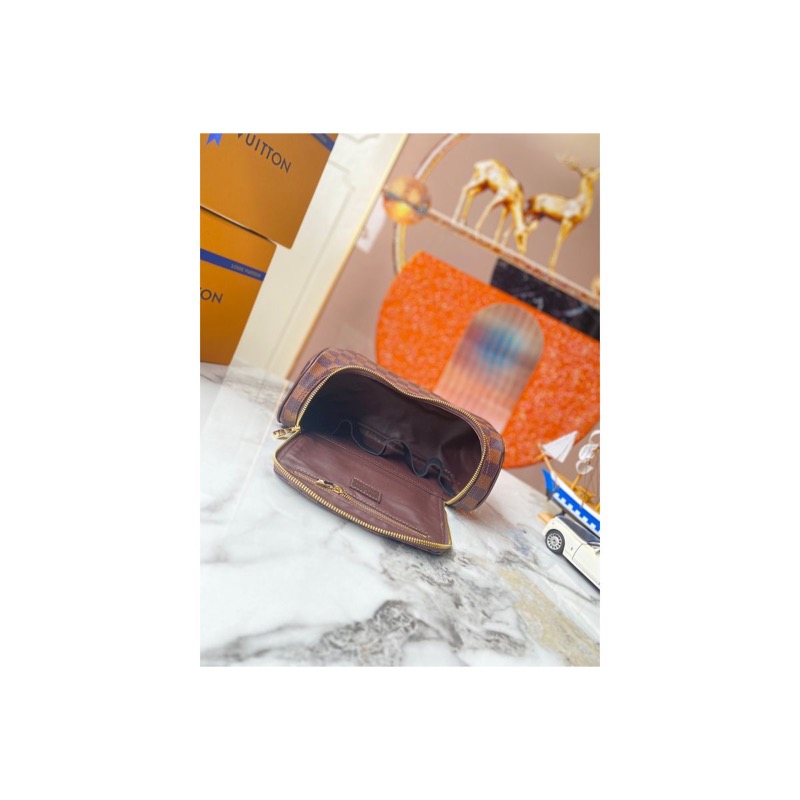 Louis Vuitton Neverfull Bag