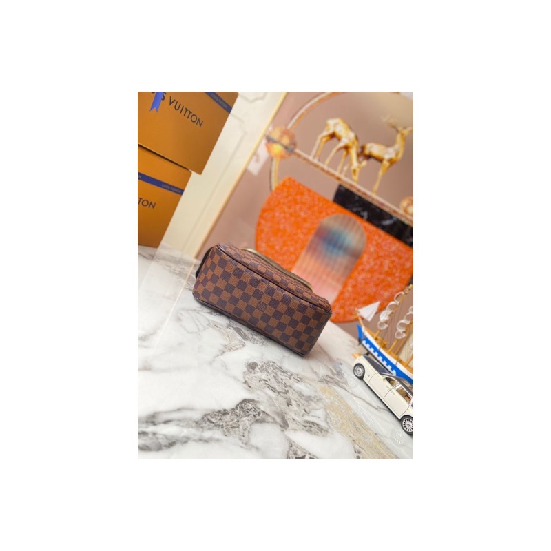 Louis Vuitton Neverfull Bag
