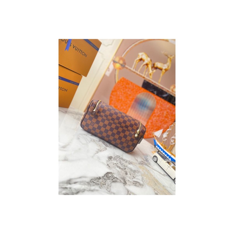 Louis Vuitton Neverfull Bag