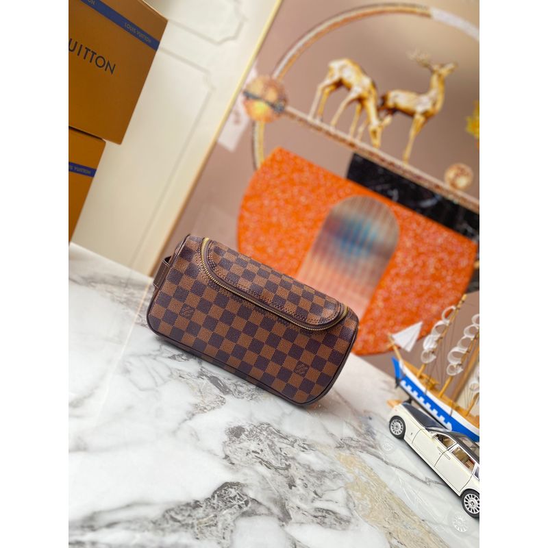 Louis Vuitton Neverfull Bag