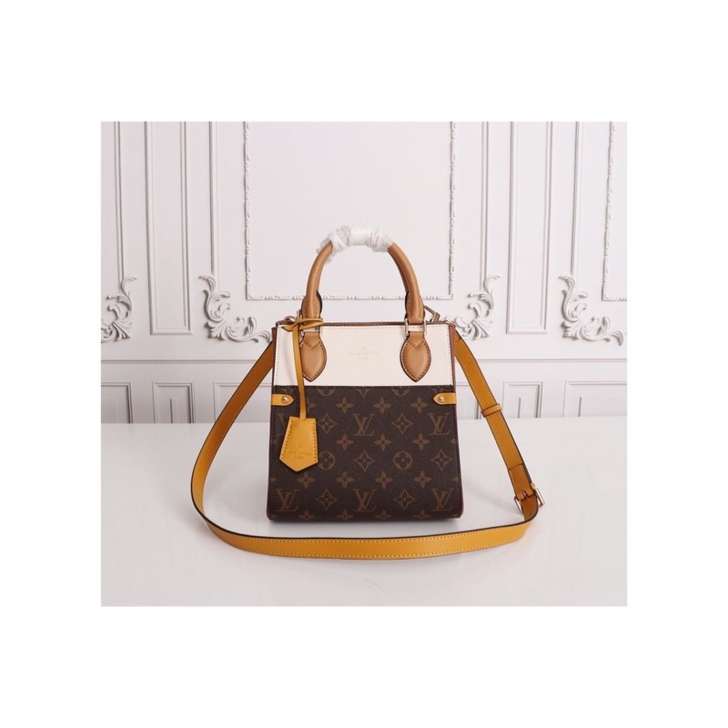 Louis Vuitton Neverfull Monogram Bag