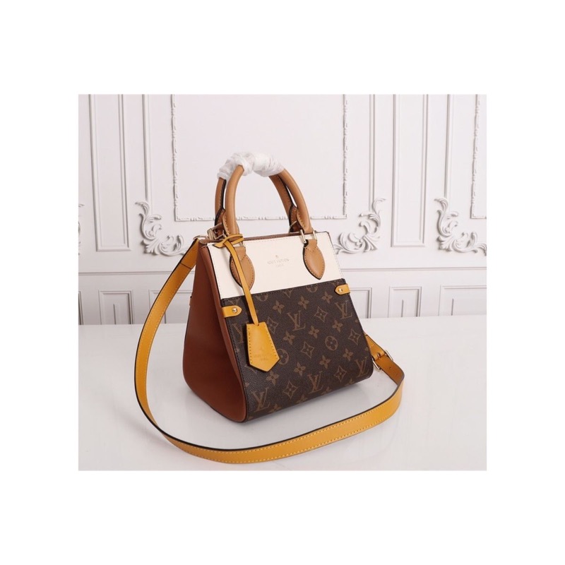 Louis Vuitton Neverfull Monogram Bag