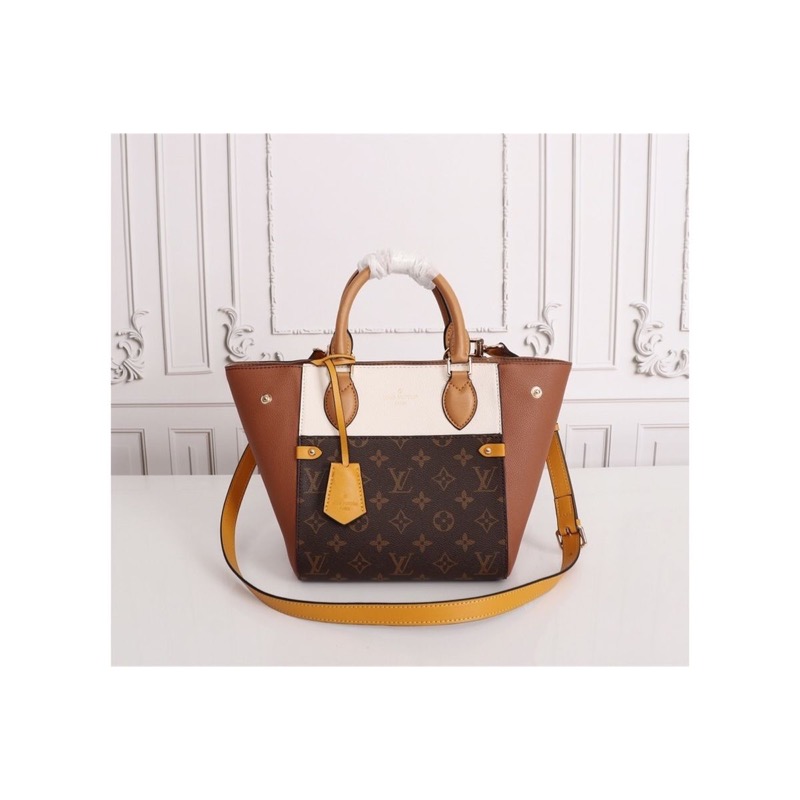 Louis Vuitton Neverfull Monogram Bag