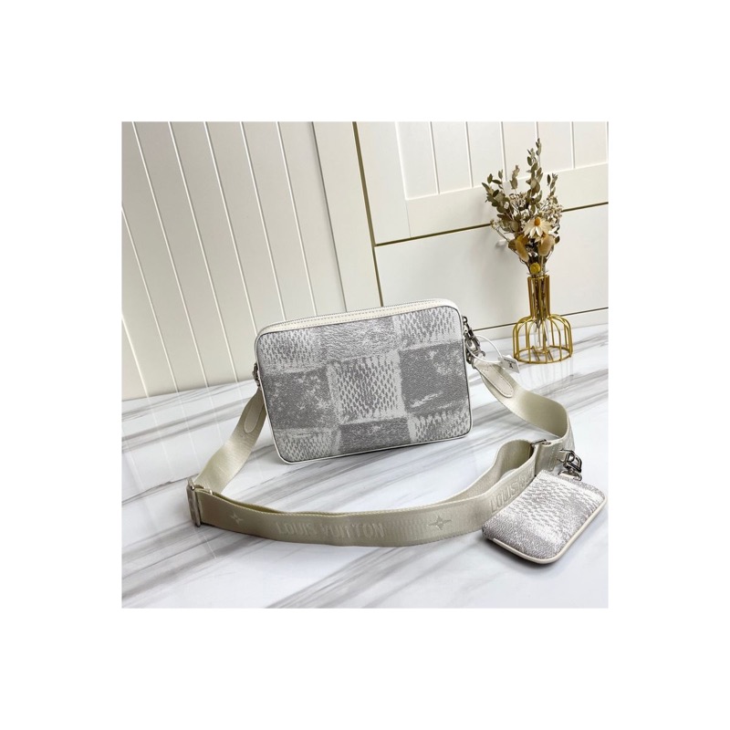 Louis Vuitton Shoulder Bag