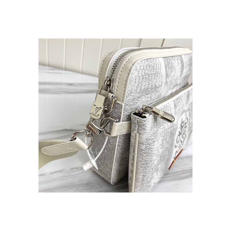 Louis Vuitton Shoulder Bag