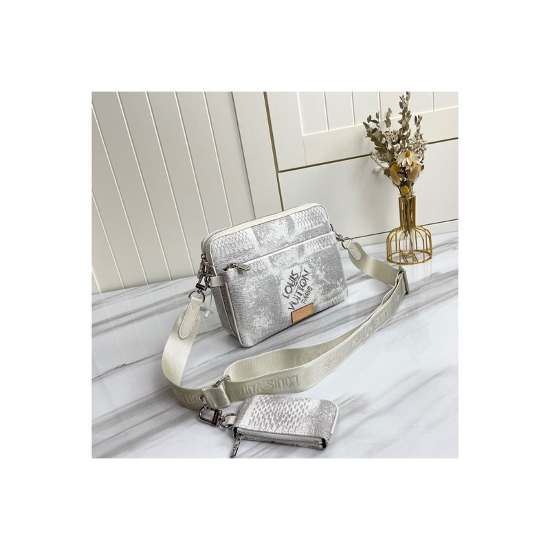 Louis Vuitton Shoulder Bag
