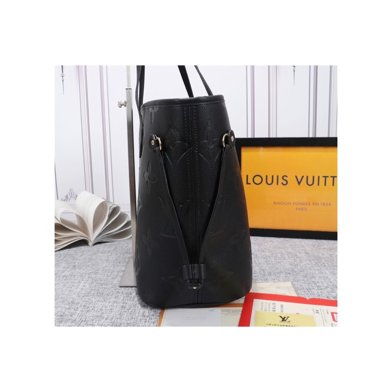 Louis Vuitton Neverfull Monogram Bag