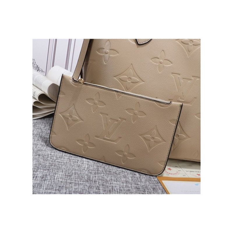 Louis Vuitton Neverfull Monogram Bag