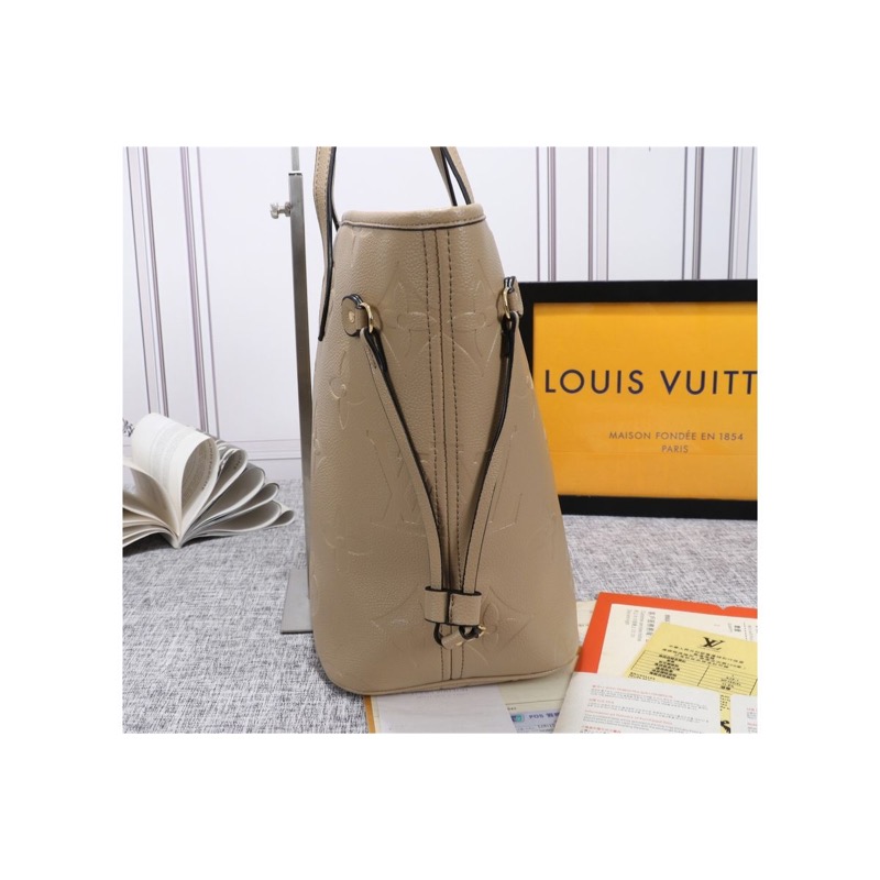 Louis Vuitton Neverfull Monogram Bag
