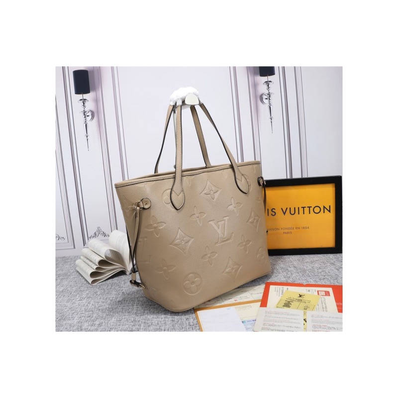 Louis Vuitton Neverfull Monogram Bag