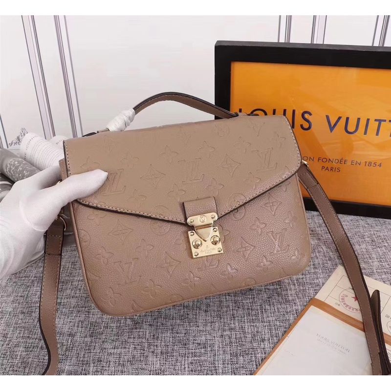 Louis Vuitton Pochette Metis Monogram Bag