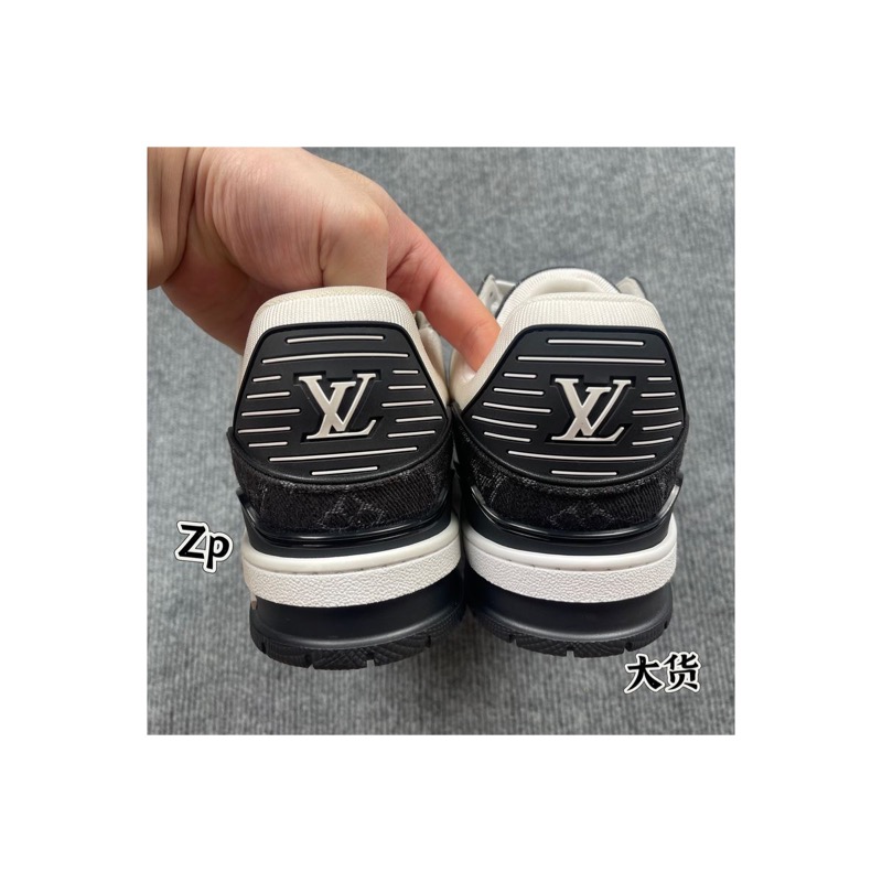 Louis Vuitton Sneakers