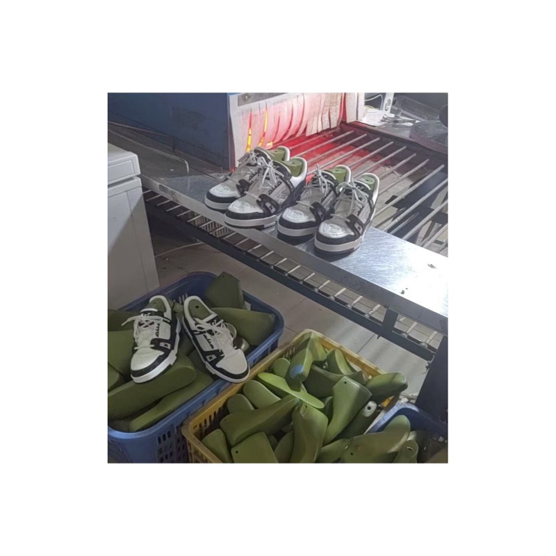 Louis Vuitton Sneakers