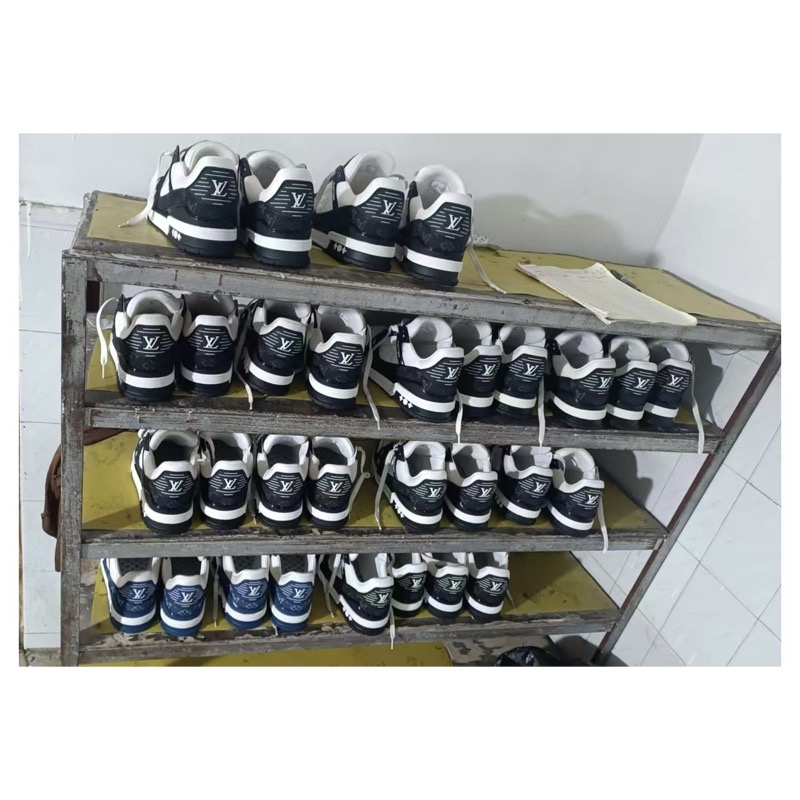 Louis Vuitton Sneakers