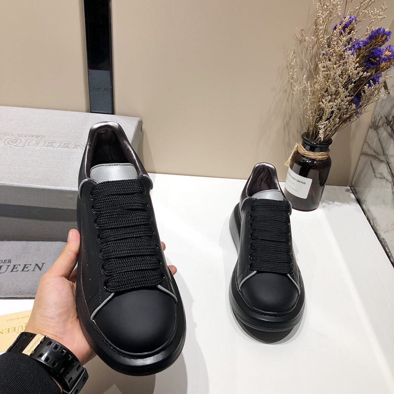 Alexander McQueen Oversized Sneaker 040