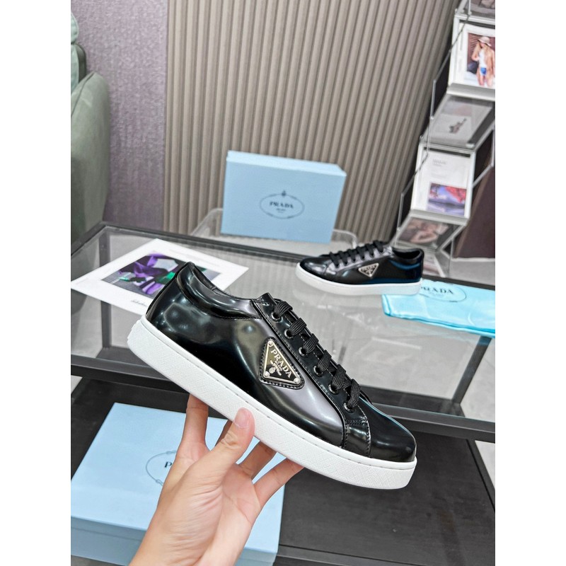 Prada Triangle Logo Low-Top Sneaker 043