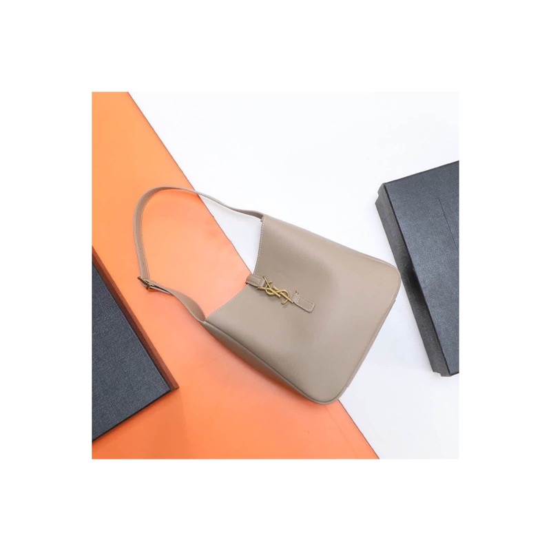 Saint Laurent Le 5 a 7 Bag