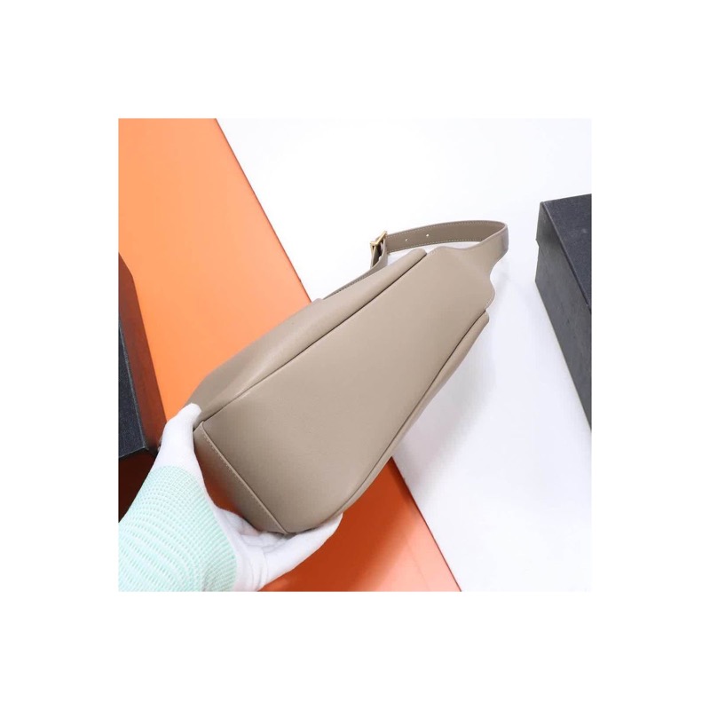 Saint Laurent Le 5 a 7 Bag