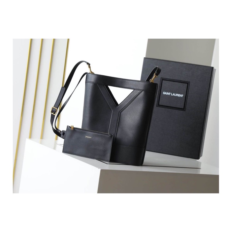 Saint Laurent Shoulder Bag