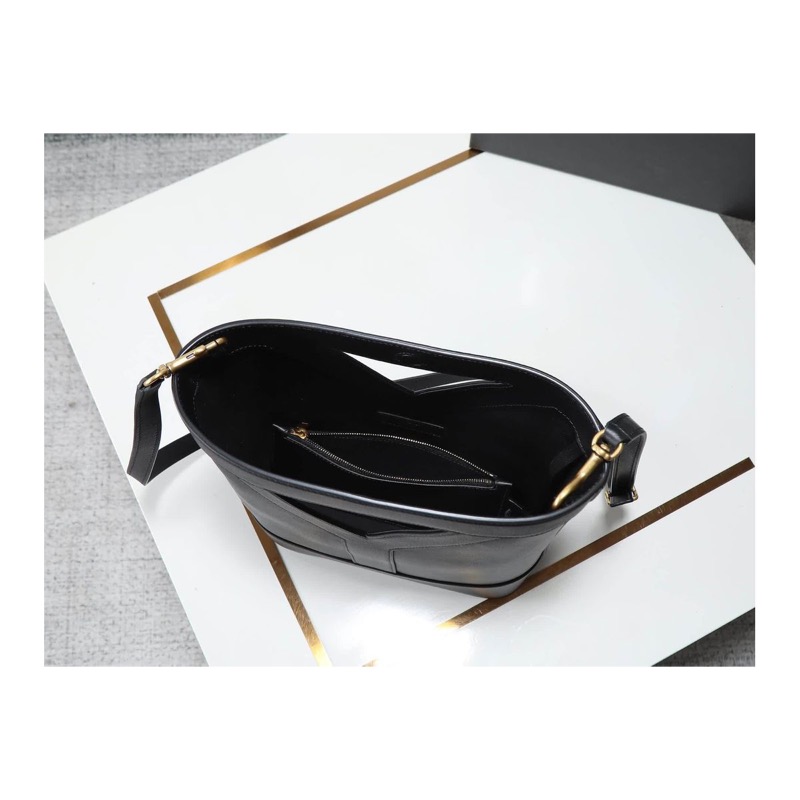 Saint Laurent Shoulder Bag