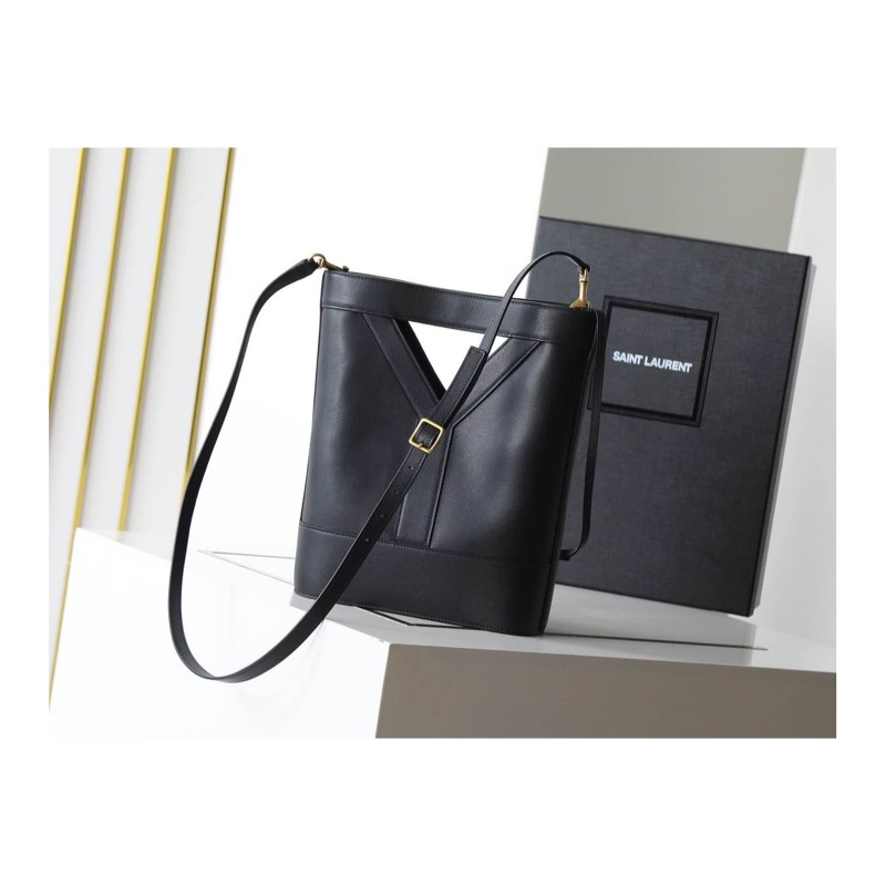 Saint Laurent Shoulder Bag