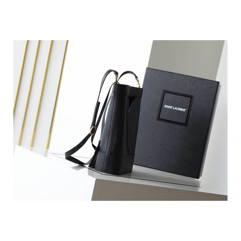 Saint Laurent Shoulder Bag