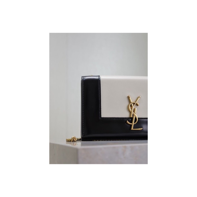Saint Laurent Shoulder Bag